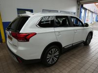 USED 2019 68 MITSUBISHI OUTLANDER 2.0 JURO 5d 148 BHP 7 SEATS APP SAT NAV REAR CAMERA PARKING SENSORS LOW MILEAGE MITSUBISHI WARRANTY TILL FEB 2024