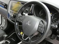 USED 2019 68 MITSUBISHI OUTLANDER 2.0 JURO 5d 148 BHP 7 SEATS APP SAT NAV REAR CAMERA PARKING SENSORS LOW MILEAGE MITSUBISHI WARRANTY TILL FEB 2024