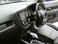 USED 2020 20 MITSUBISHI OUTLANDER 2.0 EXCEED 5d 148 BHP SAT NAV LEATHER CAMERA MITSUBISHI WARRANTY TILL JUNE 2025