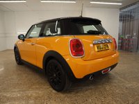 USED 2015 15 MINI HATCH COOPER 1.5 COOPER 3d 134 BHP PACKED WITH GREAT FACTORY EXTRAS WITH 1 PREVIOUS OWNER THIS IS A FANTASTIC VALUE AUTOMATIC
