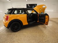 USED 2015 15 MINI HATCH COOPER 1.5 COOPER 3d 134 BHP PACKED WITH GREAT FACTORY EXTRAS WITH 1 PREVIOUS OWNER THIS IS A FANTASTIC VALUE AUTOMATIC
