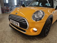 USED 2015 15 MINI HATCH COOPER 1.5 COOPER 3d 134 BHP PACKED WITH GREAT FACTORY EXTRAS WITH 1 PREVIOUS OWNER THIS IS A FANTASTIC VALUE AUTOMATIC