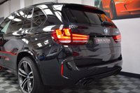USED 2017 17 BMW X5 4.4 M 5d 568 BHP PAN ROOF / SOFT CLOSE / CARBON