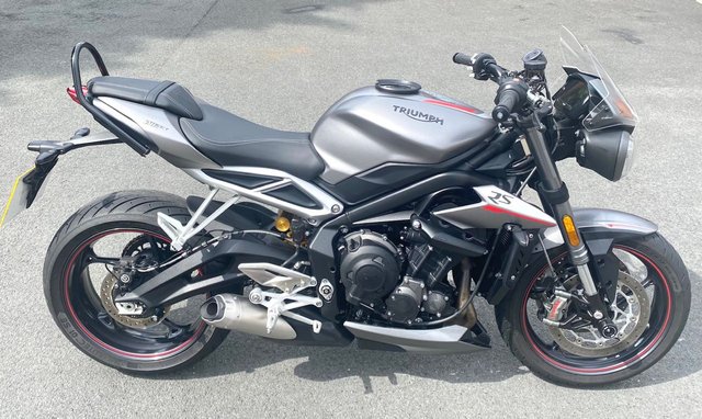 2017 17 Triumph Street TRIPLE RS 765cc Roadster Naked