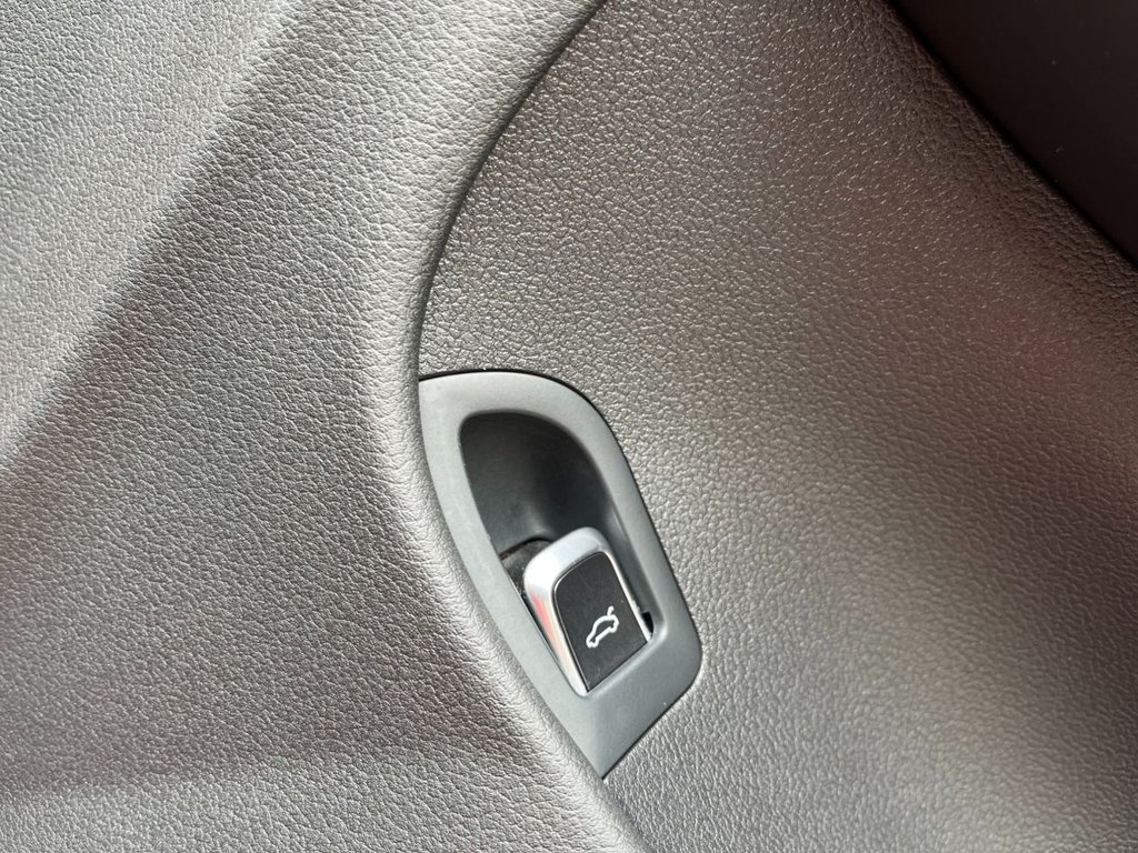 USED 2013 63 AUDI A4 3.0 S4 AVANT QUATTRO 5d 329 BHP 