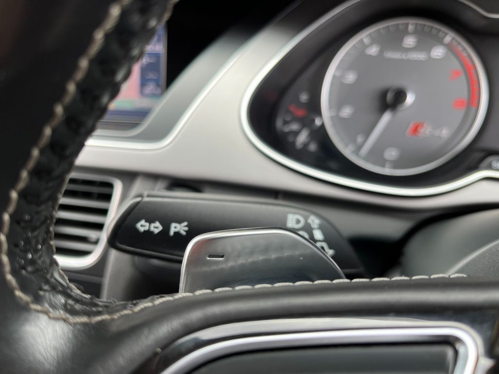 USED 2013 63 AUDI A4 3.0 S4 AVANT QUATTRO 5d 329 BHP 