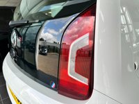 USED 2014 14 VOLKSWAGEN UP 1.0 HIGH UP 3d 74 BHP AIR CONDITIONING - AUX IN SOCKET - HEATED SEATS - DRIVER SEAT HEIGHT ADJUSTMENT -  ALLOY WHEELS - FRONT FOG LIGHTS