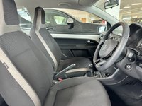 USED 2014 14 VOLKSWAGEN UP 1.0 HIGH UP 3d 74 BHP AIR CONDITIONING - AUX IN SOCKET - HEATED SEATS - DRIVER SEAT HEIGHT ADJUSTMENT -  ALLOY WHEELS - FRONT FOG LIGHTS