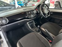USED 2014 14 VOLKSWAGEN UP 1.0 HIGH UP 3d 74 BHP AIR CONDITIONING - AUX IN SOCKET - HEATED SEATS - DRIVER SEAT HEIGHT ADJUSTMENT -  ALLOY WHEELS - FRONT FOG LIGHTS