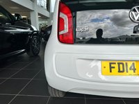 USED 2014 14 VOLKSWAGEN UP 1.0 HIGH UP 3d 74 BHP AIR CONDITIONING - AUX IN SOCKET - HEATED SEATS - DRIVER SEAT HEIGHT ADJUSTMENT -  ALLOY WHEELS - FRONT FOG LIGHTS