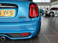 USED 2016 65 MINI HATCH COOPER 2.0 COOPER S 3d 189 BHP SAT NAV - BLUETOOTH - 18" ALLOYS - CHILI PACK - MINI EXCITEMENT PACK - MEDIA XL PACK - MINI DRIVING MODES - MULTIFUNCTION STEERING WHEEL - AUTOMATIC AIR CONDITIONING - CROSS PUNCH LEATHER SEATS