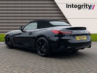 USED 2019 69 BMW Z4 3.0 Z4 M40I 2d 336 BHP BLACK PACK - COMFORT PACK - TECHNOLOGY PACK - ENHANCED BLUETOOTH WITH WIRELESS CHARGING - PARKING ASSISTANT - SAT NAV - USB INPUT - THROUGH LODING SYSTEM - 19" GLOSS BLACK ALLOYS