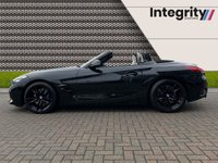 USED 2019 69 BMW Z4 3.0 Z4 M40I 2d 336 BHP BLACK PACK - COMFORT PACK - TECHNOLOGY PACK - ENHANCED BLUETOOTH WITH WIRELESS CHARGING - PARKING ASSISTANT - SAT NAV - USB INPUT - THROUGH LODING SYSTEM - 19" GLOSS BLACK ALLOYS