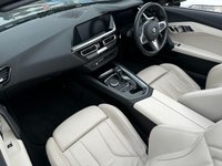 USED 2019 69 BMW Z4 3.0 Z4 M40I 2d 336 BHP BLACK PACK - COMFORT PACK - TECHNOLOGY PACK - ENHANCED BLUETOOTH WITH WIRELESS CHARGING - PARKING ASSISTANT - SAT NAV - USB INPUT - THROUGH LODING SYSTEM - 19" GLOSS BLACK ALLOYS
