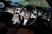 USED 2008 08 ALFA ROMEO SPIDER 2.2 JTS LIMITED EDITION 2d 185 BHP 2008 ALFA ROMEO SPIDER 2.2 JTS LIMITED EDITION 2d 185 BHP CONVERTIBLE ELECTRIC ROOF TAN LEATHER STUNNING CONDITION 19" ALLOYS CLIMATE AIR CON FSH MOT RAC WARRANTY PEARL WHITE