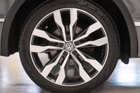 USED 2017 66 VOLKSWAGEN TIGUAN 2.0 TDi 150 4Motion R-Line 5dr DSG +NATIONWIDE DELIVERY AVAILABLE+