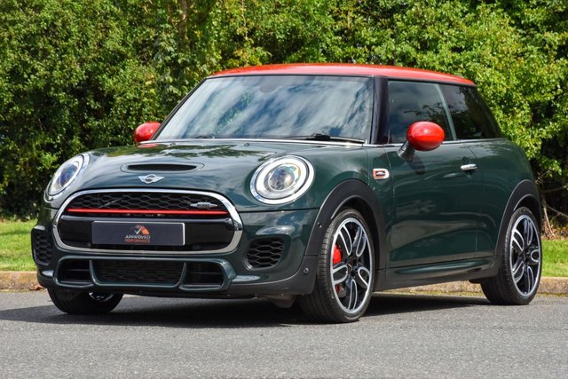 2015 15 MINI Hatch John Cooper Works 2.0 JOHN COOPER WORKS 3d 228 BHP