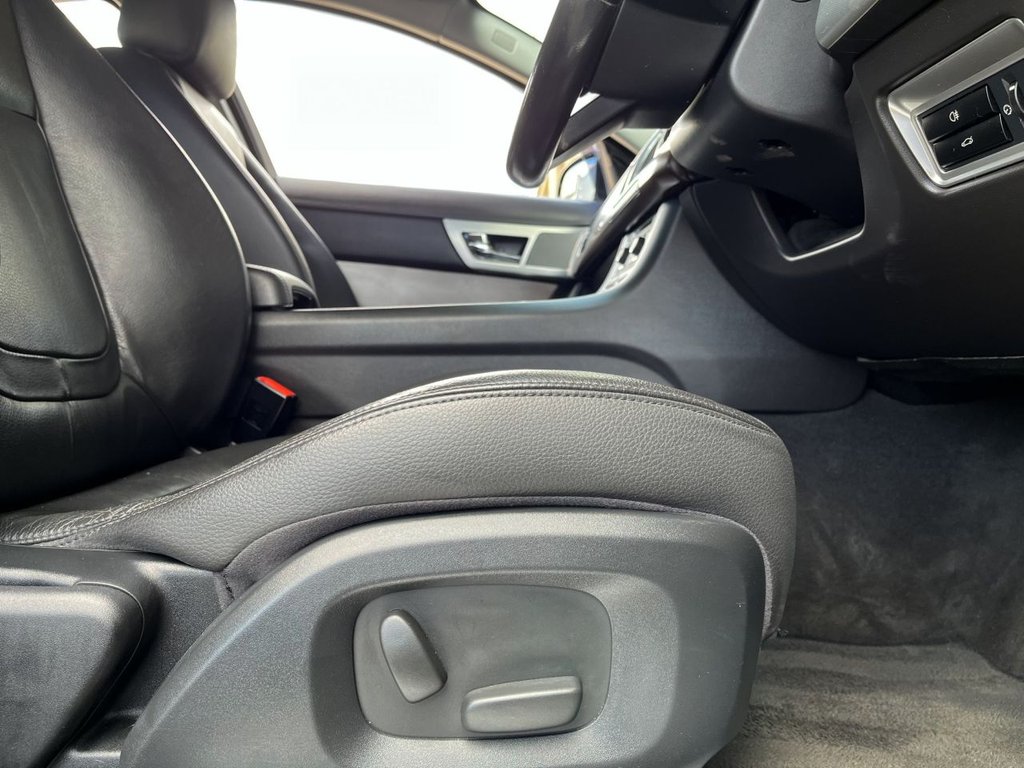 USED 2015 64 JAGUAR XF 2.2 D LUXURY 4d 163 BHP 