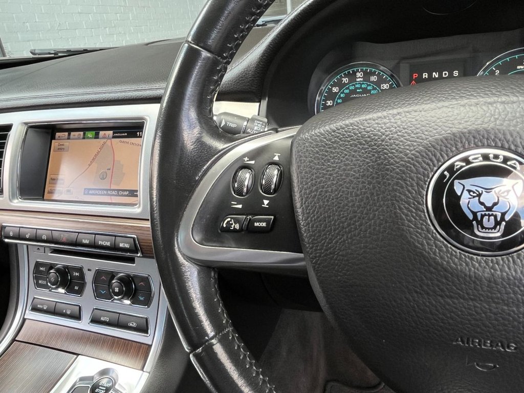 USED 2015 64 JAGUAR XF 2.2 D LUXURY 4d 163 BHP 