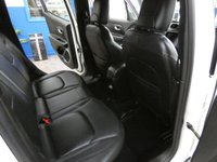USED 2019 19 JEEP RENEGADE 1.3 LIMITED 5d 148 BHP SAT NAV HEATED LEATHER PARKING SENSORS LOW MILEAGE 1 OWNER EXCELLENT SERVICE HISTORY 6 MONTHS GOLD WARRANTY