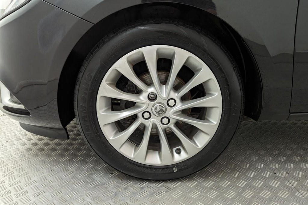 USED 2015 15 VAUXHALL CORSA 1.4 SE 3d AUTO 