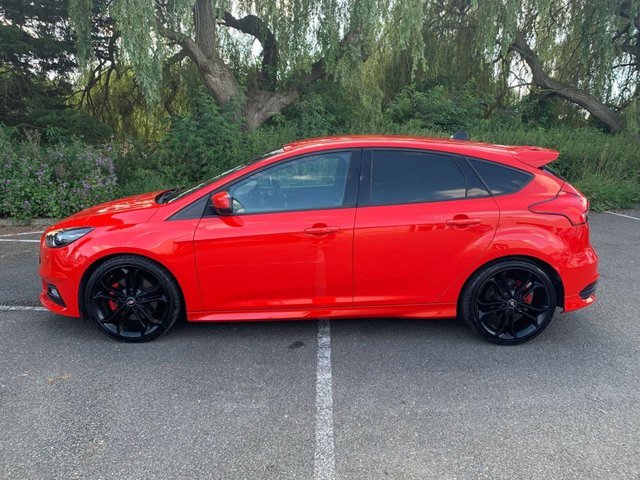 View our FORD FOCUS
