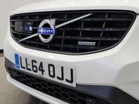 USED 2014 64 VOLVO XC60 2.0 D4 (181 PS) R-DESIGN LUX NAV GEARTRONIC ( EURO 6 ) S/S 5DR + PAN ROOF + HARMAN KARDON + E/M/HEATED LEATHERS + FAMILY PACK + ADAPTIVE CRUISE + DRIVER ALERT + PADDLESHIFT + HEATED S/WHEEL + XENONS / L.E.D.S + F/R PARK + BLIS + M/MEDIA + BTOOTH + PRIVACY + 20S + E/BOOT PANROOF+XENON+PARK+LEATHER+NAV+HARMAN KARDON+CRUISE