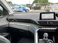 USED 2017 17 PEUGEOT 3008 1.6 BLUEHDI S/S ALLURE 5d 120 BHP 