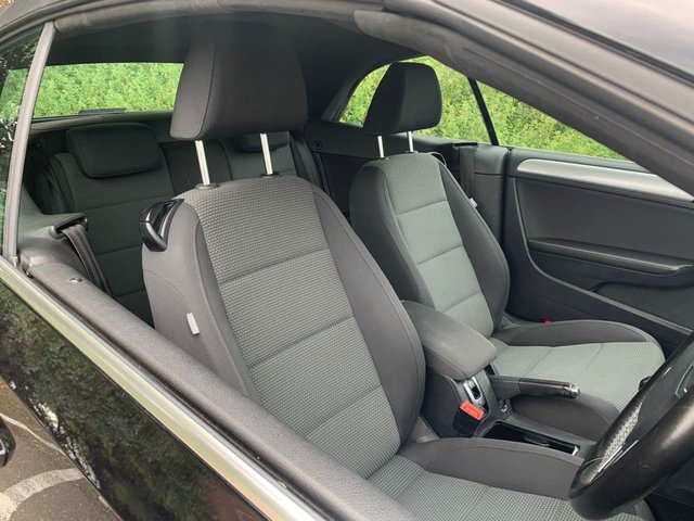 View our VOLKSWAGEN GOLF