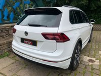 USED 2018 18 VOLKSWAGEN TIGUAN 2.0 R-LINE TDI BLUEMOTION TECHNOLOGY DSG 5d 148 BHP 2018 VW TIGUAN R-LINE SUV - 2.0 TDi BLUE-MOTION - DSG AUTOMATIC GEARBOX - FULL LEATHER INTERIOR - TWIN GLASS ROOF - TECHNOLOGY PACK - 1 FORMER KEEPER - SERVICE HISTORY - LOW MILEAGE