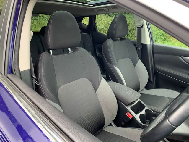 View our NISSAN QASHQAI