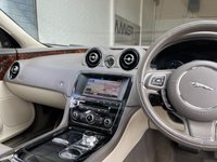 USED 2014 14 JAGUAR XJ 3.0 D V6 PORTFOLIO L 4d 275 BHP 