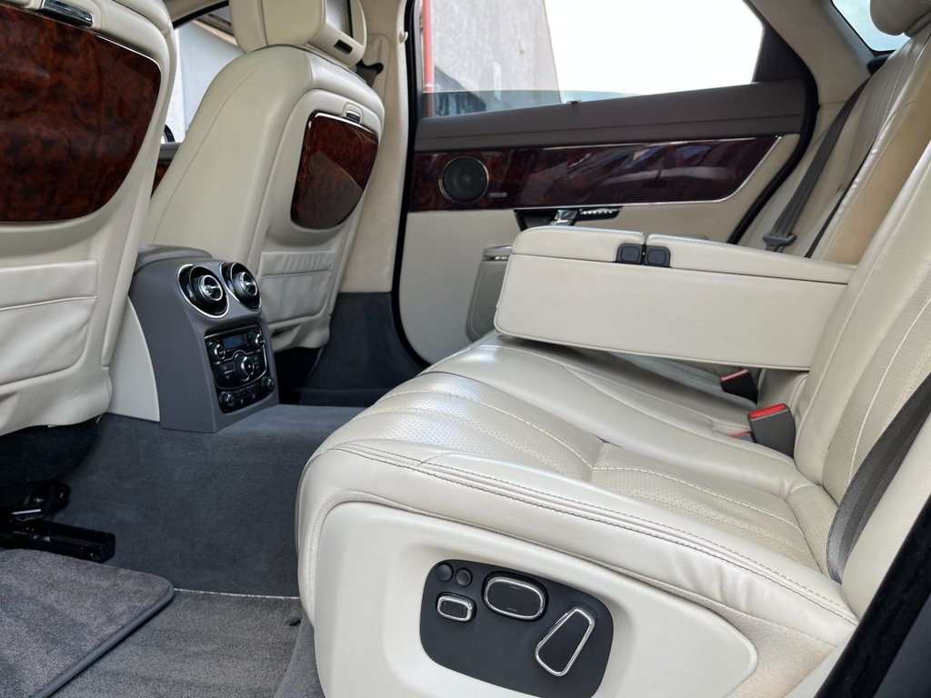USED 2014 14 JAGUAR XJ 3.0 D V6 PORTFOLIO L 4d 275 BHP 