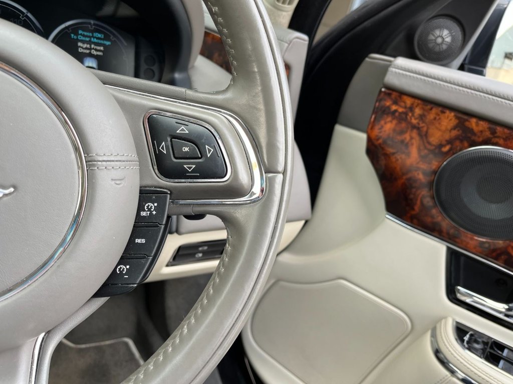 USED 2014 14 JAGUAR XJ 3.0 D V6 PORTFOLIO L 4d 275 BHP 
