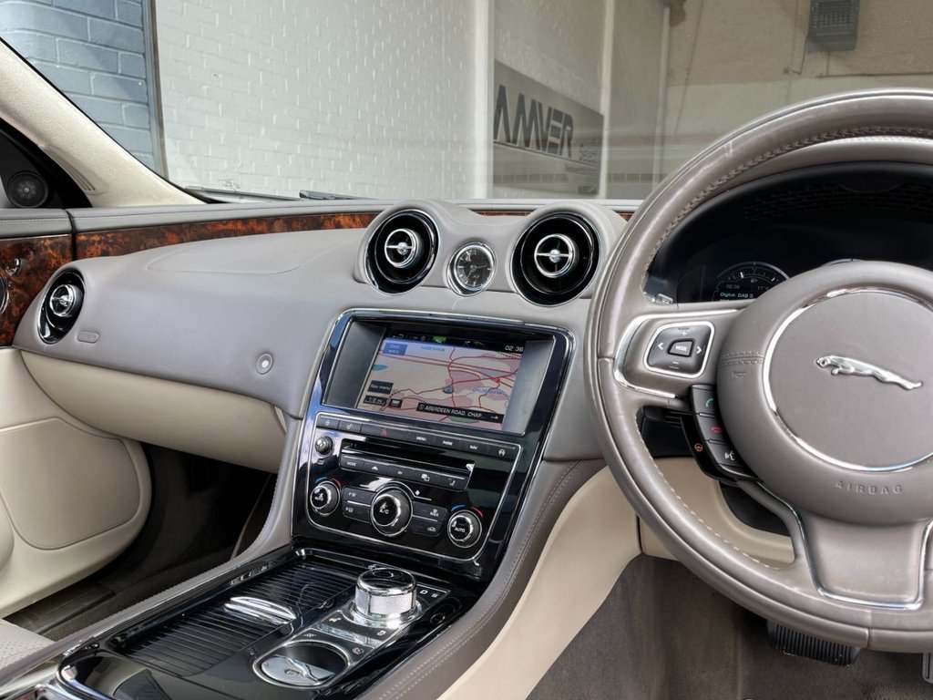 USED 2014 14 JAGUAR XJ 3.0 D V6 PORTFOLIO L 4d 275 BHP 