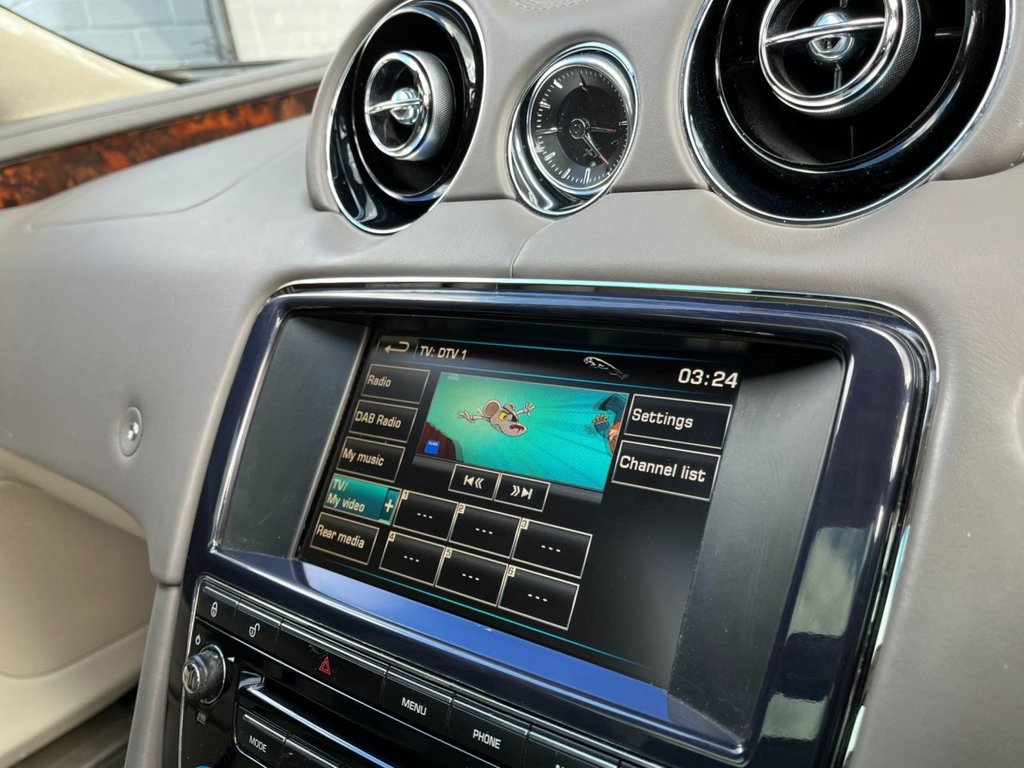 USED 2014 14 JAGUAR XJ 3.0 D V6 PORTFOLIO L 4d 275 BHP 