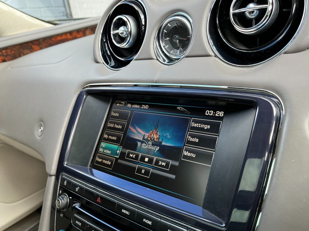 USED 2014 14 JAGUAR XJ 3.0 D V6 PORTFOLIO L 4d 275 BHP 