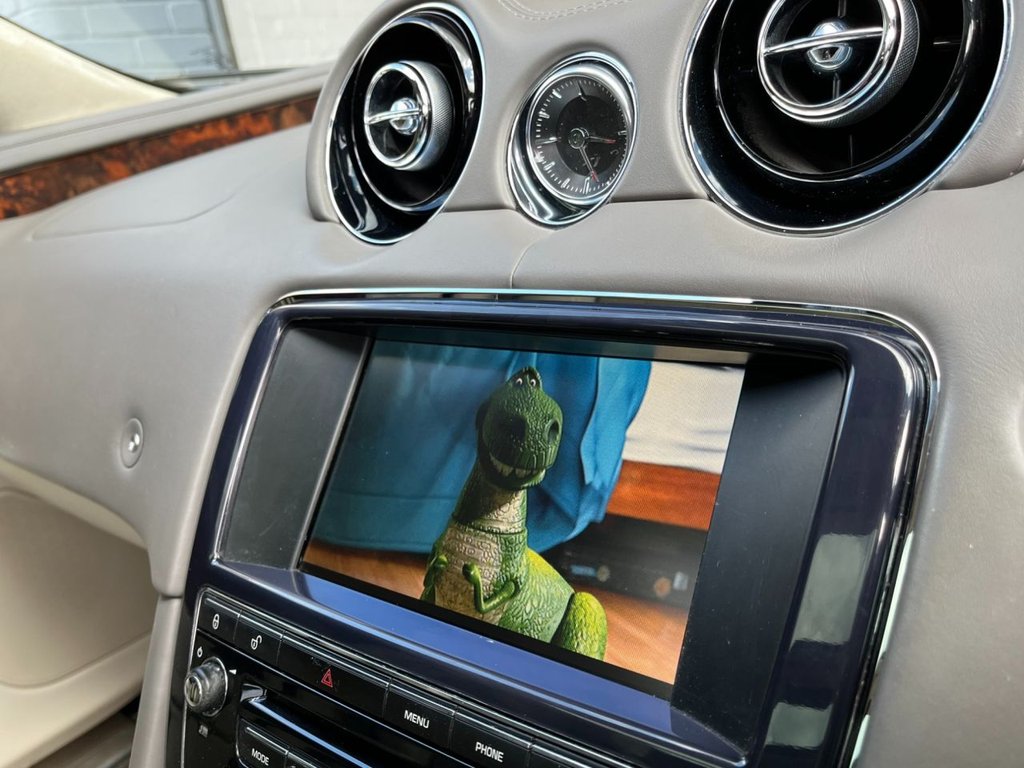 USED 2014 14 JAGUAR XJ 3.0 D V6 PORTFOLIO L 4d 275 BHP 