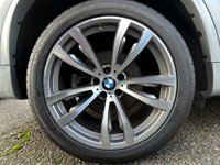 USED 2017 17 BMW X5 3.0 XDRIVE40D M SPORT 5d 309 BHP 7 SEATS - HEATED FRONT AND REAR SEATS - DIGITAL COCKPIT - HEAD UP DISPLAY - FRONT AND REAR PARK ASSIST - HEATED STEERING WHEEL - PANORAMIC GLASS ROOF - HARMAN KARDON AUDIO SYSTEM - M SPORT PLUS PACKAGE