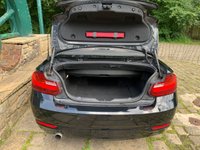 USED 2016 66 BMW 2 SERIES 1.5 218I SE 2d 134 BHP STUNNING GREAT SPEC COMBINATION 2016/66reg BMW 218i SE CONVERTIBLE - AUTOMATIC TRANSMISSION - SERVICE HISTORY - 1 FORMER KEEPER - FULL OYSTER DAKOTA LEATHER - SATELLITE NAVIGATION - 18 INCH UPGRADE ALLOYS