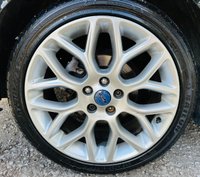 USED 2015 64 FORD FOCUS 1.0 ZETEC S 5d 124 BHP &pound;20 ROAD TAX FULL SERVICE HISTORY SATELLITE NAVIGATION AIR CONDITIONING BLUETOOTH DAB RADIO