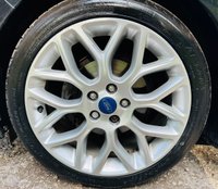 USED 2015 64 FORD FOCUS 1.0 ZETEC S 5d 124 BHP &pound;20 ROAD TAX FULL SERVICE HISTORY SATELLITE NAVIGATION AIR CONDITIONING BLUETOOTH DAB RADIO