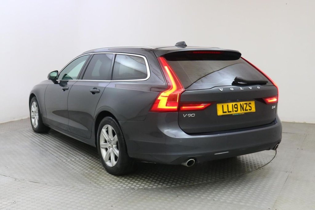 USED 2019 19 VOLVO V90 2.0 D4 MOMENTUM 5d AUTO 188 BHP 