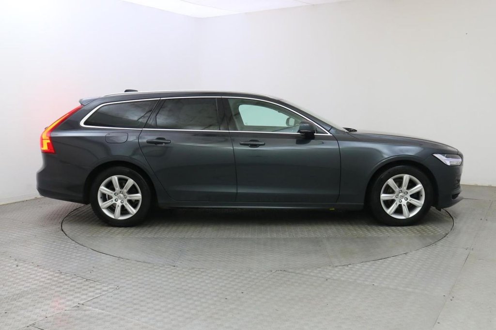 USED 2019 19 VOLVO V90 2.0 D4 MOMENTUM 5d AUTO 188 BHP 