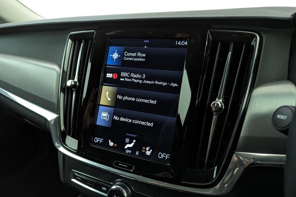USED 2019 19 VOLVO V90 2.0 D4 MOMENTUM 5d AUTO 188 BHP 