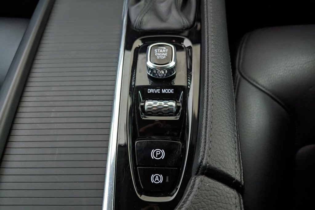 USED 2019 19 VOLVO V90 2.0 D4 MOMENTUM 5d AUTO 188 BHP 