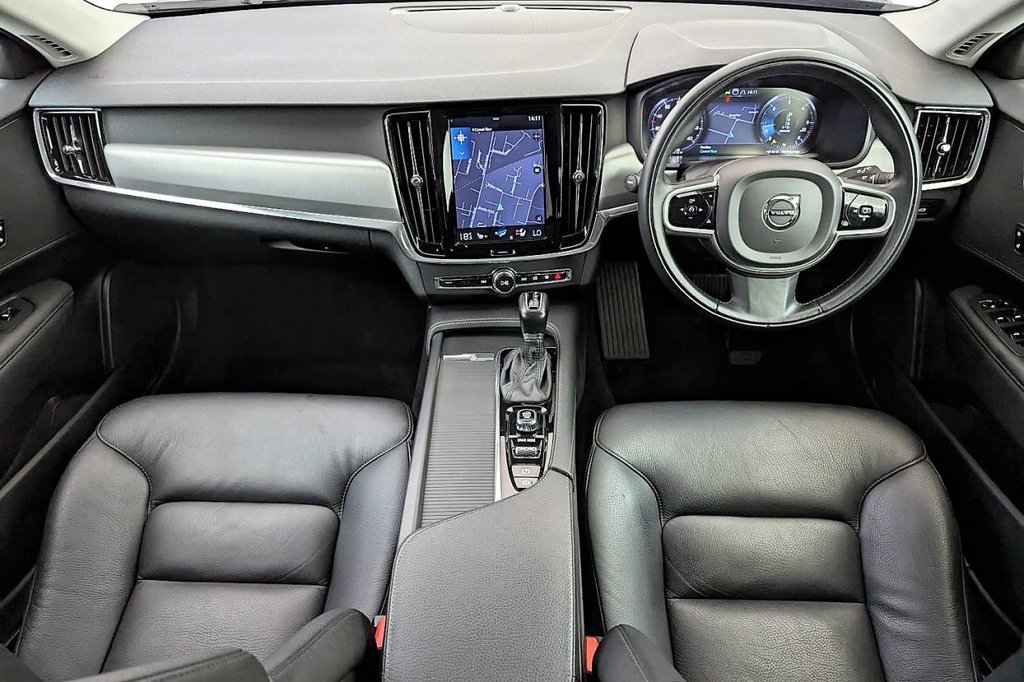 USED 2019 19 VOLVO V90 2.0 D4 MOMENTUM 5d AUTO 188 BHP 
