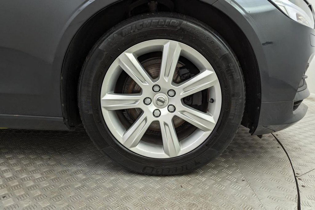 USED 2019 19 VOLVO V90 2.0 D4 MOMENTUM 5d AUTO 188 BHP 