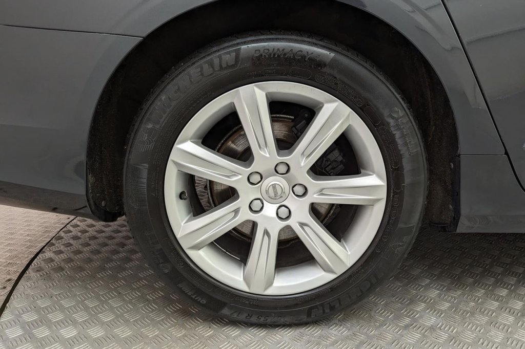 USED 2019 19 VOLVO V90 2.0 D4 MOMENTUM 5d AUTO 188 BHP 