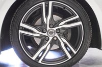 USED 2017 17 VOLVO V40 2.0 D2 R-DESIGN PRO 5d 118 BHP +NATIONWIDE DELIVERY AVAILABLE+